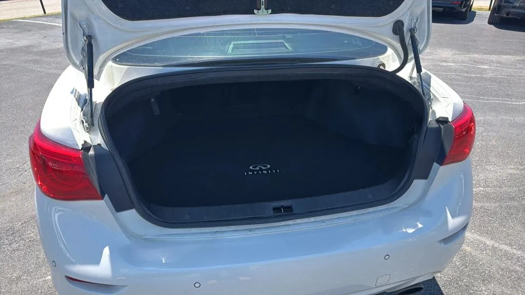 Infiniti Q50 photo 26