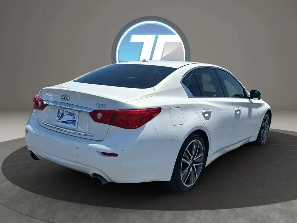 Infiniti Q50 photo 7