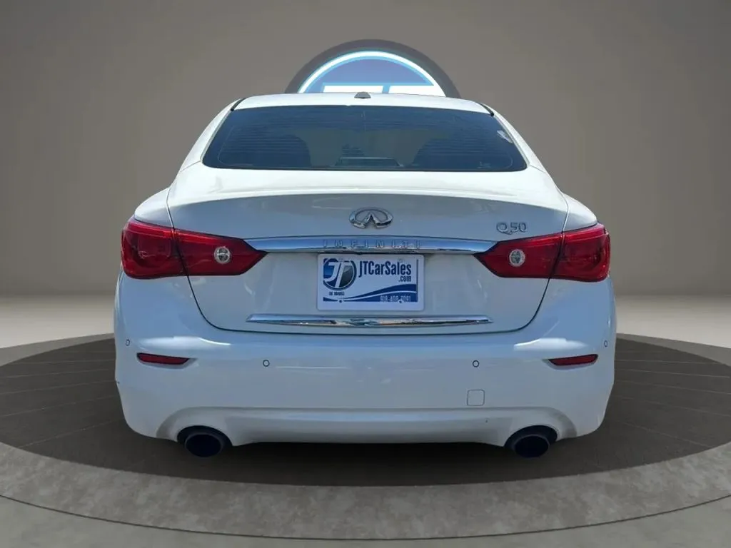 Infiniti Q50 photo 9