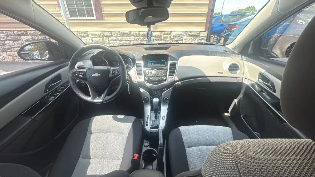 Chevrolet Cruze photo 21