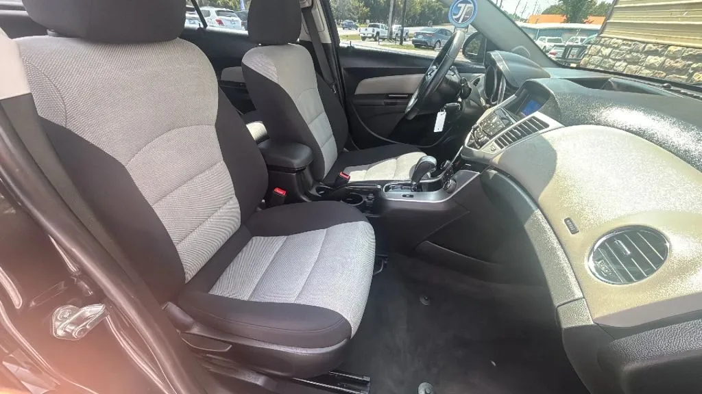 Chevrolet Cruze photo 15