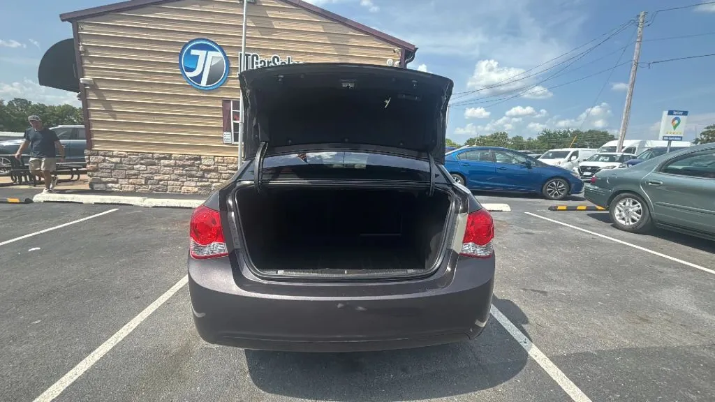 Chevrolet Cruze photo 16