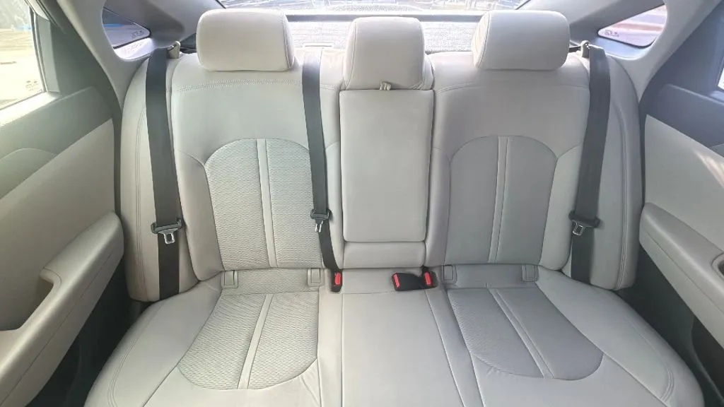 Hyundai Sonata photo 11