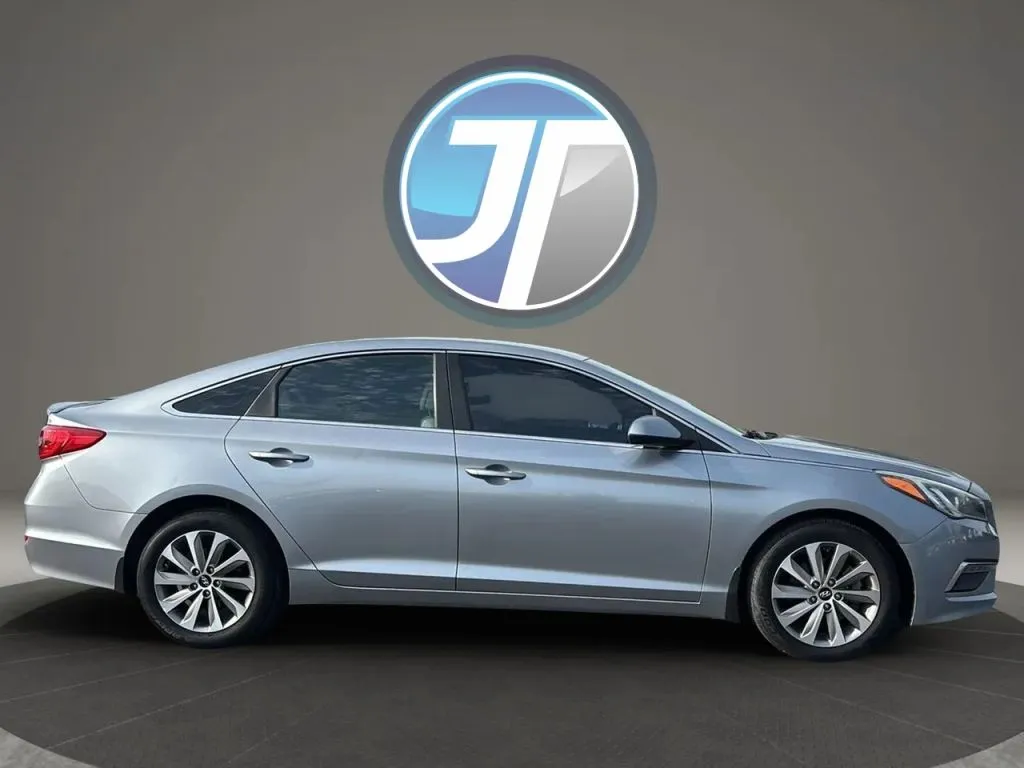 Hyundai Sonata photo 7