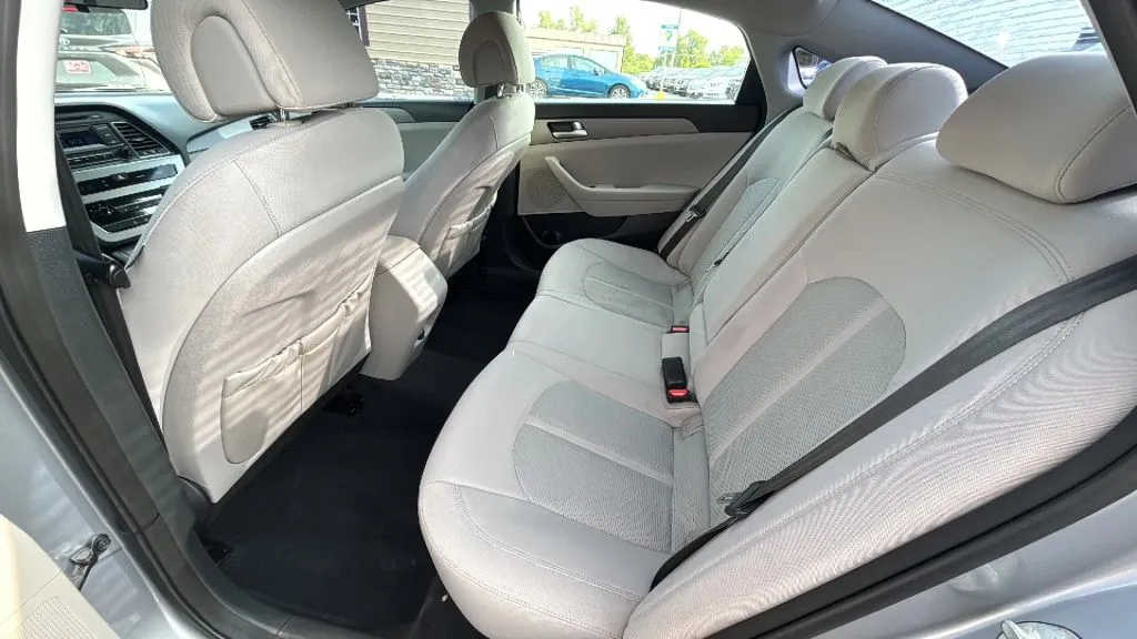 Hyundai Sonata photo 16