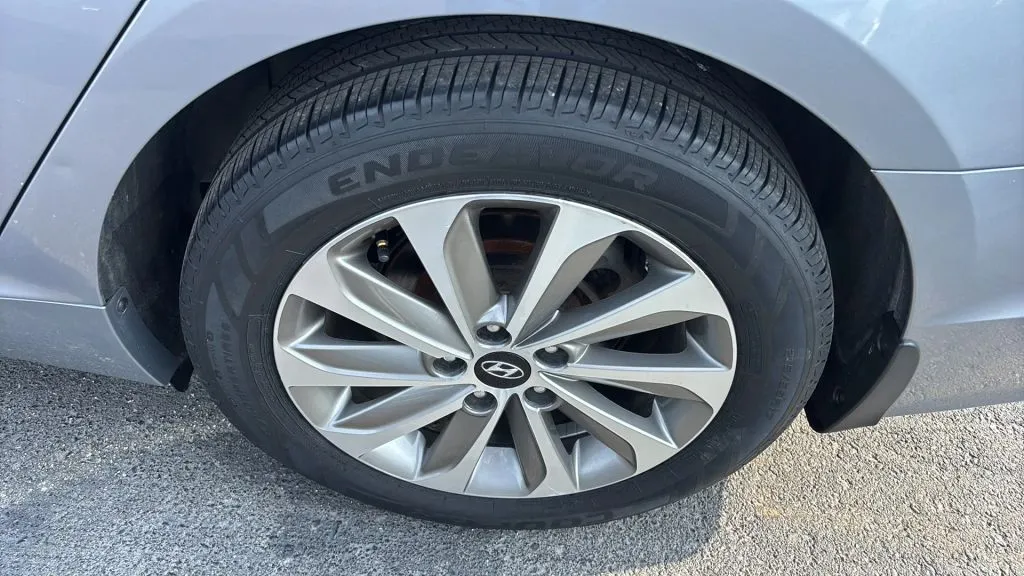 Hyundai Sonata photo 24