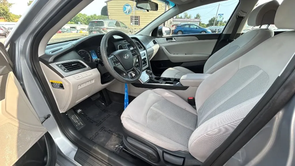 Hyundai Sonata photo 14