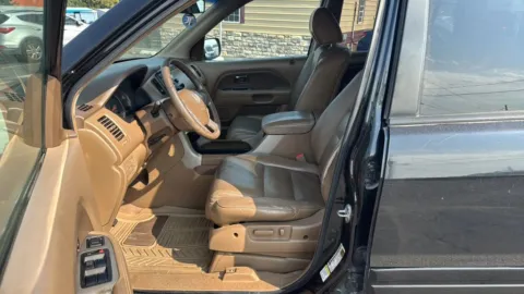 Photos of 2007 Honda Pilot EX-L Sport Utility 4D for sale in Broken Arrow, OK at JT Wholesale Auto, Inc.