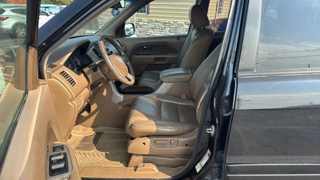 Honda Pilot photo 2