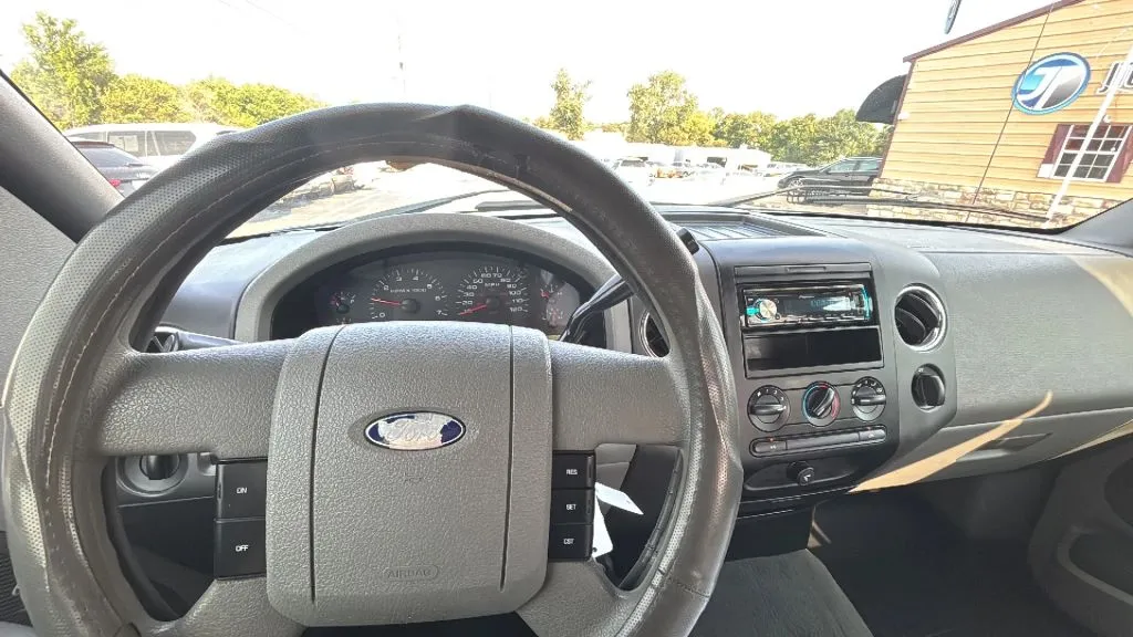 Ford F-150 photo 8