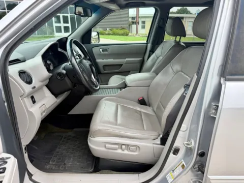 Photos of 2014 Honda Pilot EX-L Sport Utility 4D for sale in Broken Arrow, OK at JT Wholesale Auto, Inc.