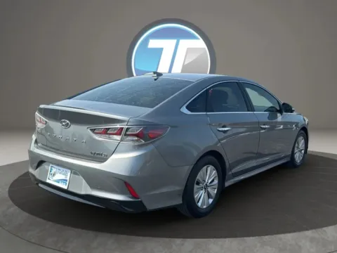 Another view of 2018 Hyundai Sonata Hybrid SE Sedan 4D for sale in Broken Arrow, OK at JT Wholesale Auto, Inc.