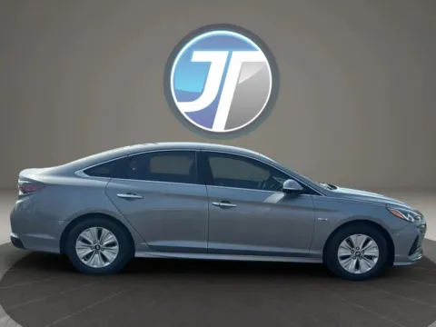 Photos of 2018 Hyundai Sonata Hybrid SE Sedan 4D for sale in Broken Arrow, OK at JT Wholesale Auto, Inc.