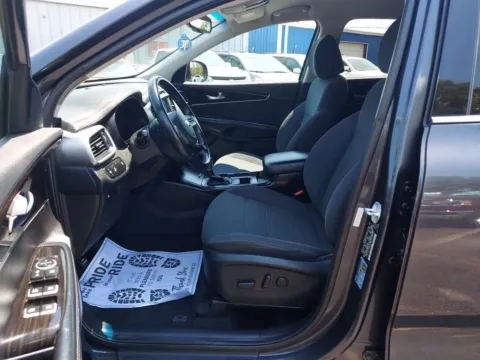 Photos of 2019 Kia Sorento LX Sport Utility 4D for sale in Broken Arrow, OK at JT Wholesale Auto, Inc.