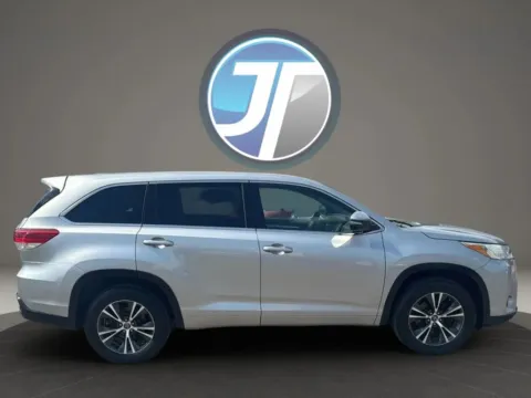 Photos of 2017 Toyota Highlander LE Plus Sport Utility 4D for sale in Broken Arrow, OK at JT Wholesale Auto, Inc.