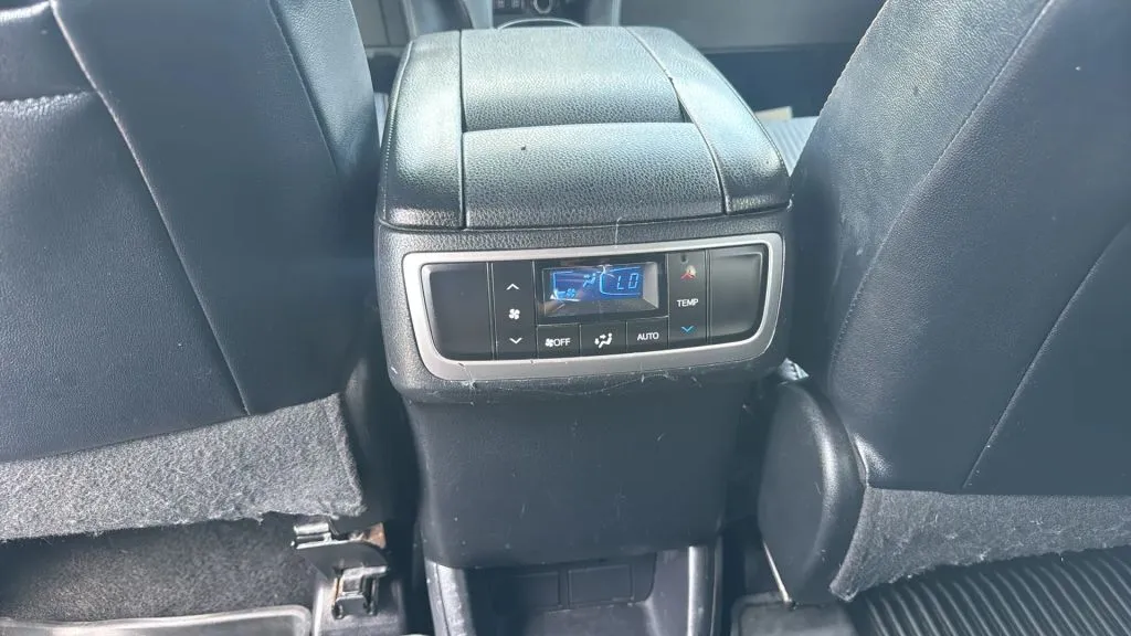 Toyota Highlander photo 18