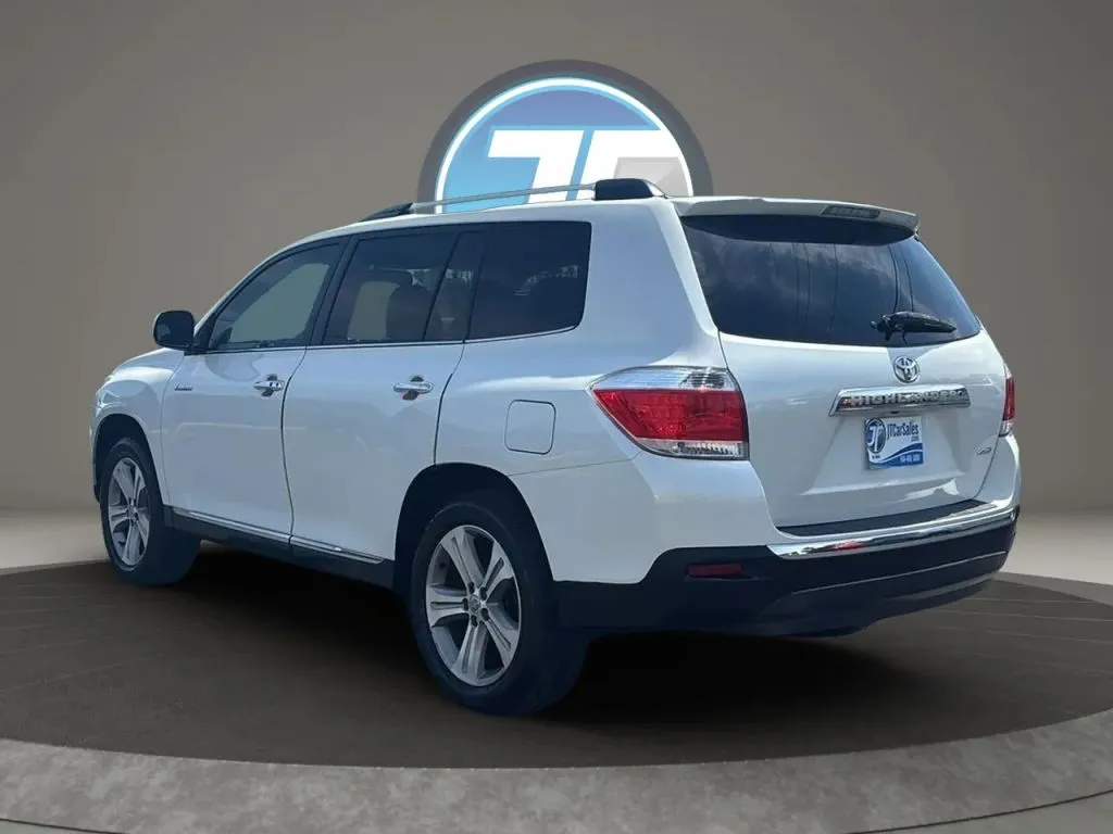 Toyota Highlander photo 9