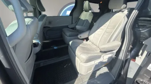 More photos of 2011 Toyota Sienna Limited Minivan 4D at JT Wholesale Auto, Inc., OK