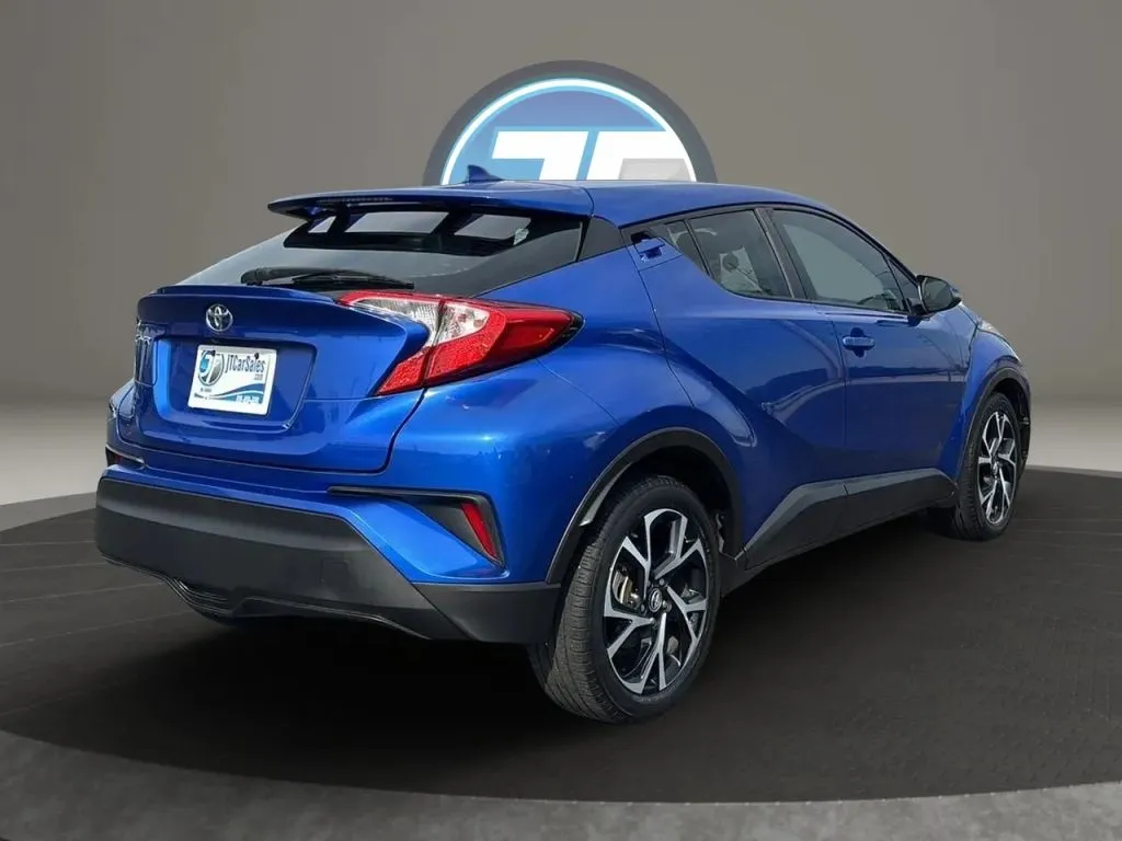 Toyota C-HR photo 29