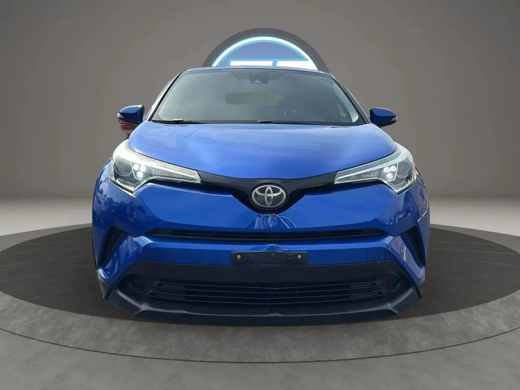 Toyota C-HR photo 3