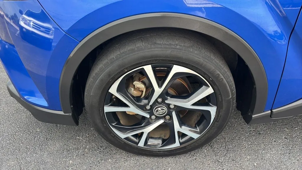 Toyota C-HR photo 28