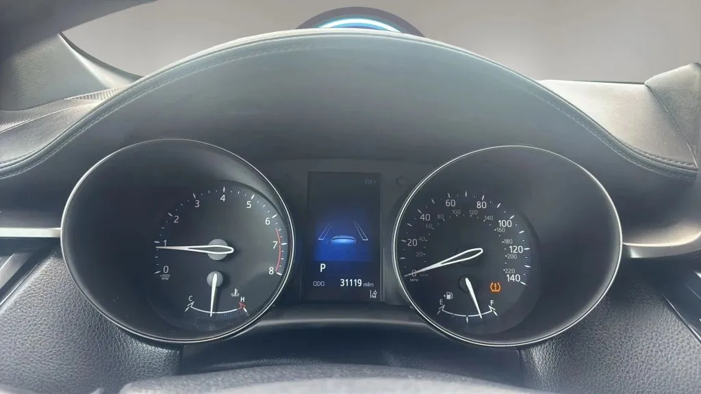 Toyota C-HR photo 8
