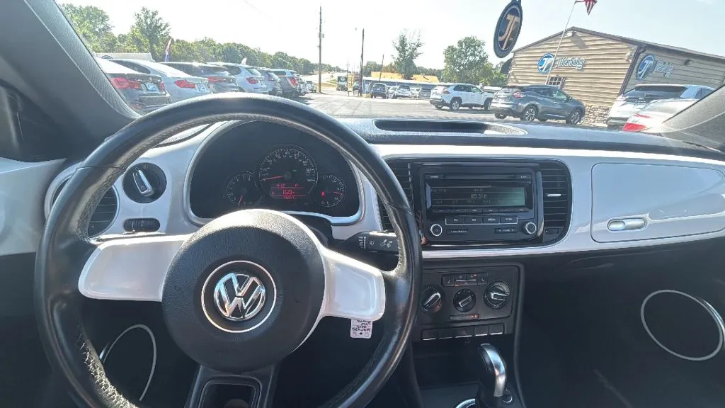 Volkswagen Beetle photo 15