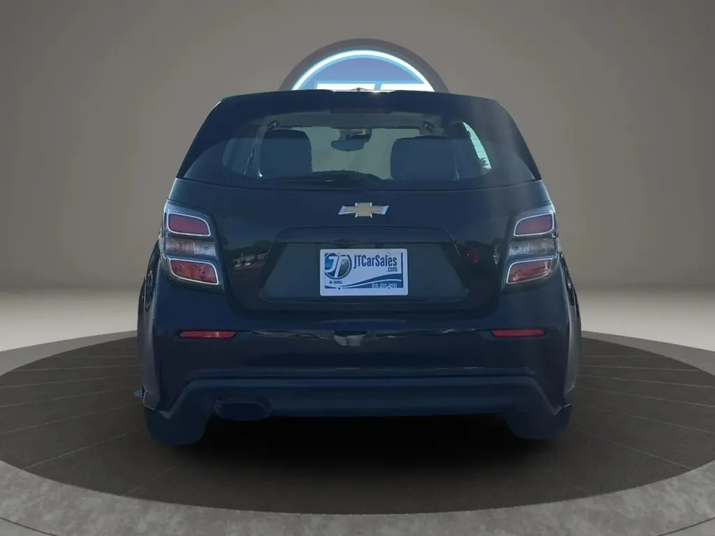 Chevrolet Sonic photo 21