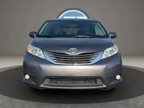 More photos of 2015 Toyota Sienna XLE Premium Minivan 4D at JT Wholesale Auto, Inc., OK