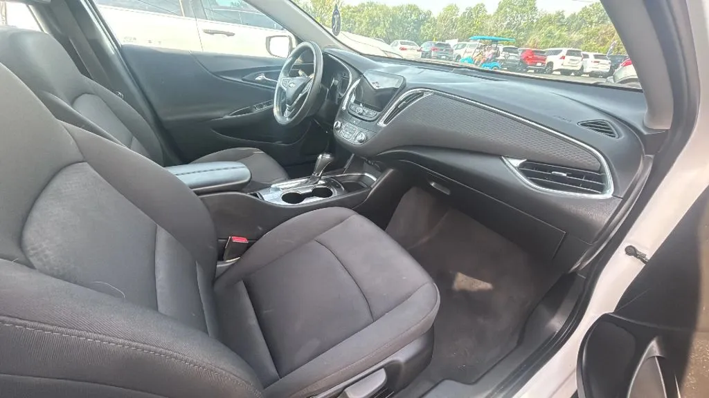 Chevrolet Malibu photo 7