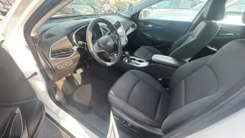 Photos of 2019 Chevrolet Malibu LT Sedan 4D for sale in Broken Arrow, OK at JT Wholesale Auto, Inc.