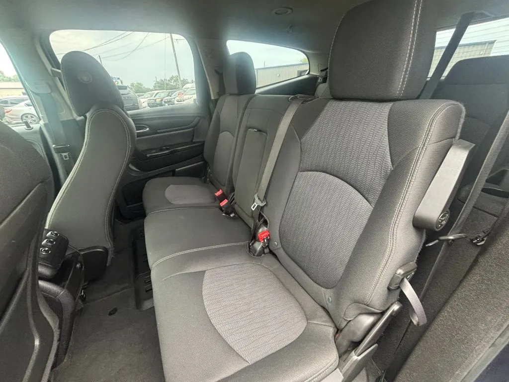 Chevrolet Traverse photo 11