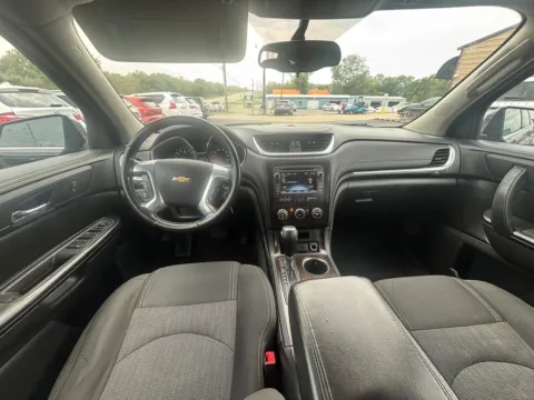 Photos of 2016 Chevrolet Traverse LT Sport Utility 4D for sale in Broken Arrow, OK at JT Wholesale Auto, Inc.