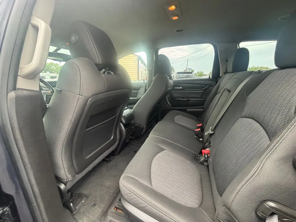 Chevrolet Traverse photo 8