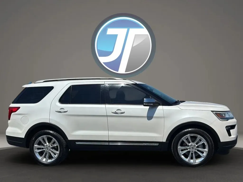 Ford Explorer photo 21