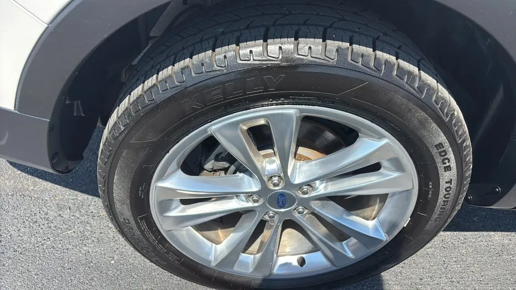 Ford Explorer photo 34