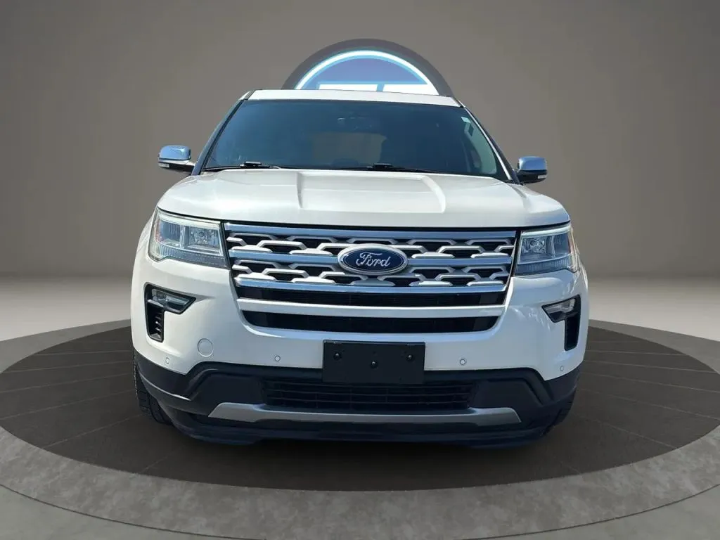 Ford Explorer photo 18