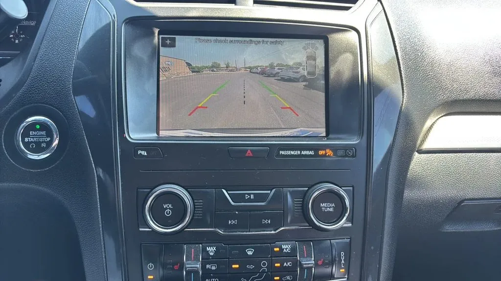 Ford Explorer photo 33
