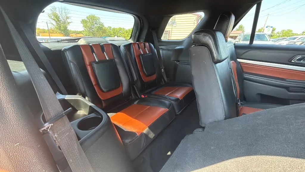 Ford Explorer photo 28
