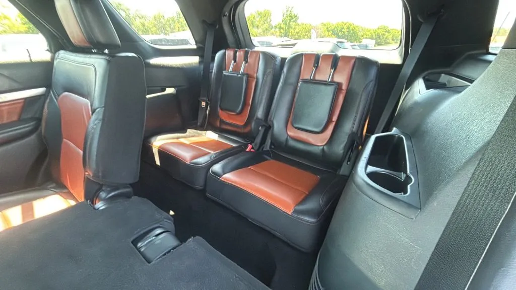 Ford Explorer photo 23