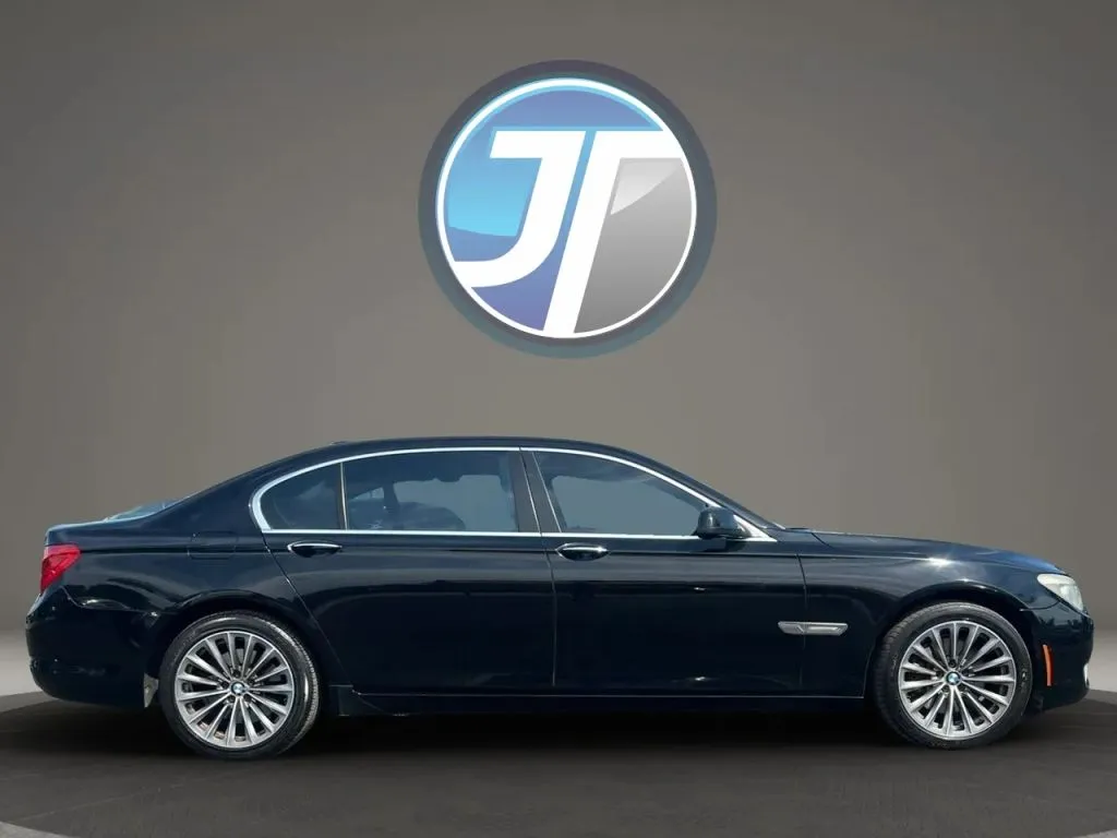 BMW 7 Series photo 7