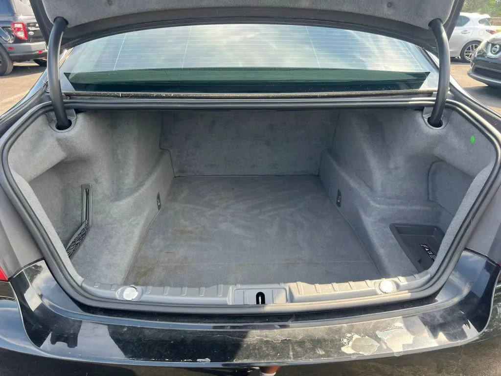 BMW 7 Series photo 10