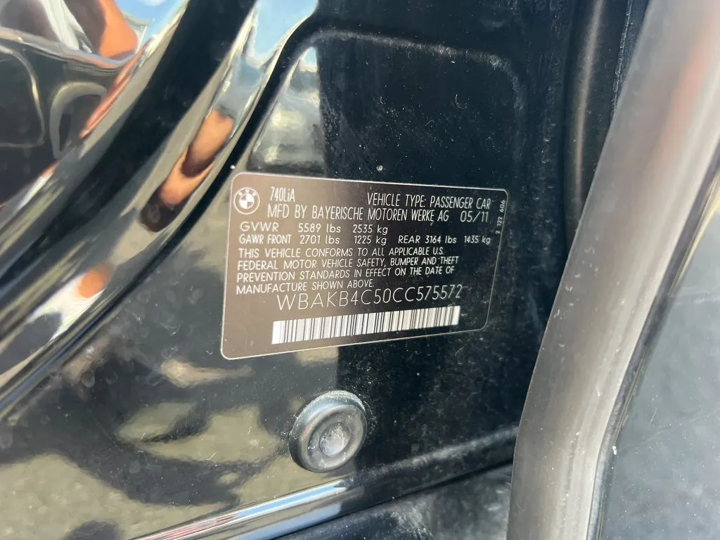 BMW 7 Series photo 29
