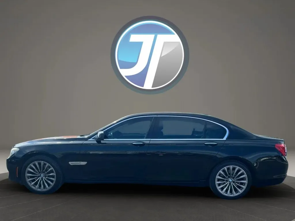 BMW 7 Series photo 15