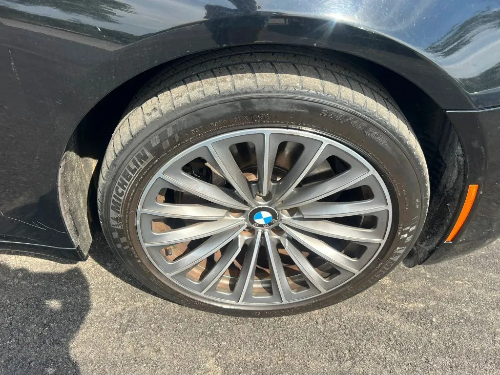 BMW 7 Series photo 46
