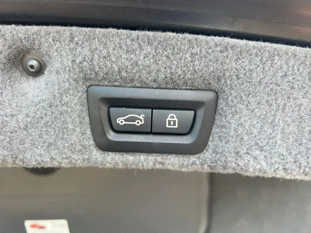 BMW 7 Series photo 26