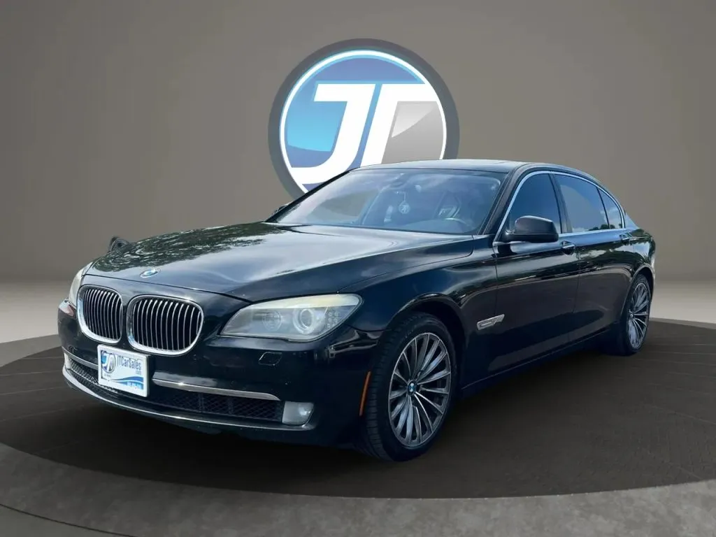 BMW 7 Series photo 17