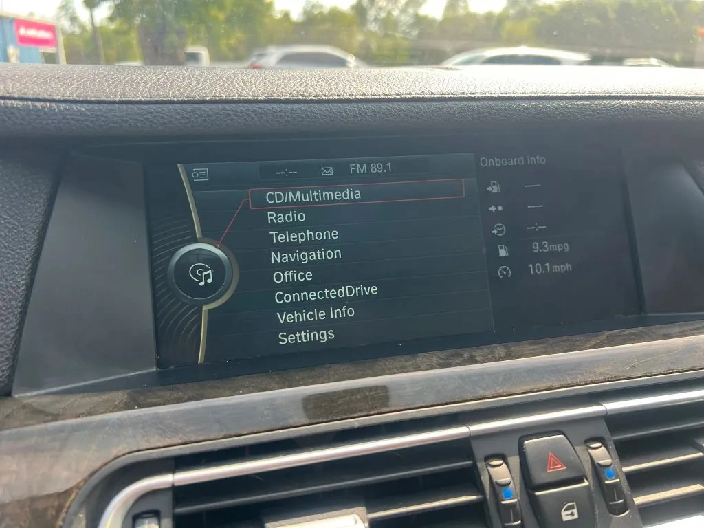 BMW 7 Series photo 19