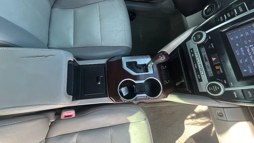 Toyota Camry photo 30