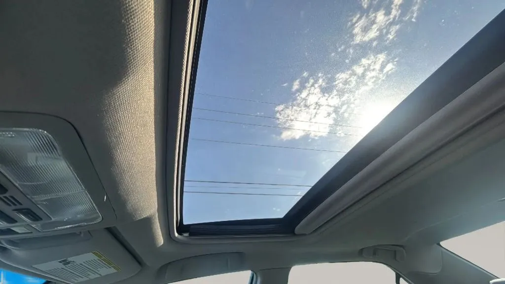 Toyota Camry photo 11
